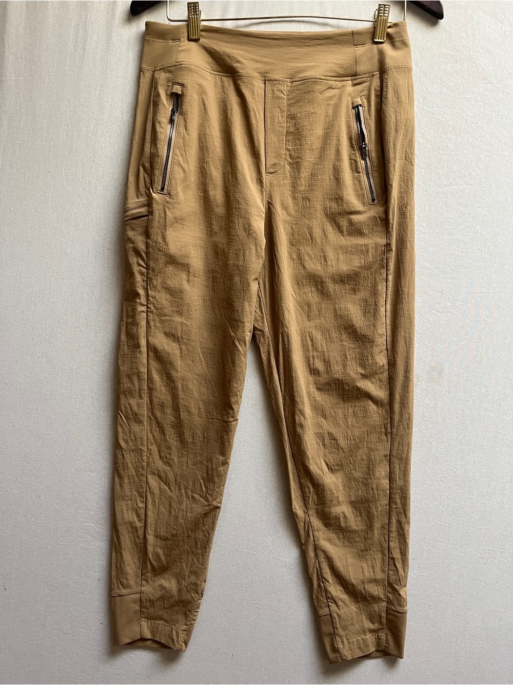 Athleta Tan Lightweight Cargo Jogger Pants Zip Pockets 8